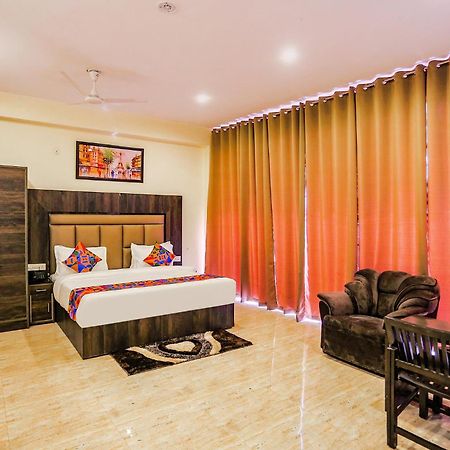 Fabhotel The Kiara Near Igi Delhi Airport New Delhi Exteriör bild