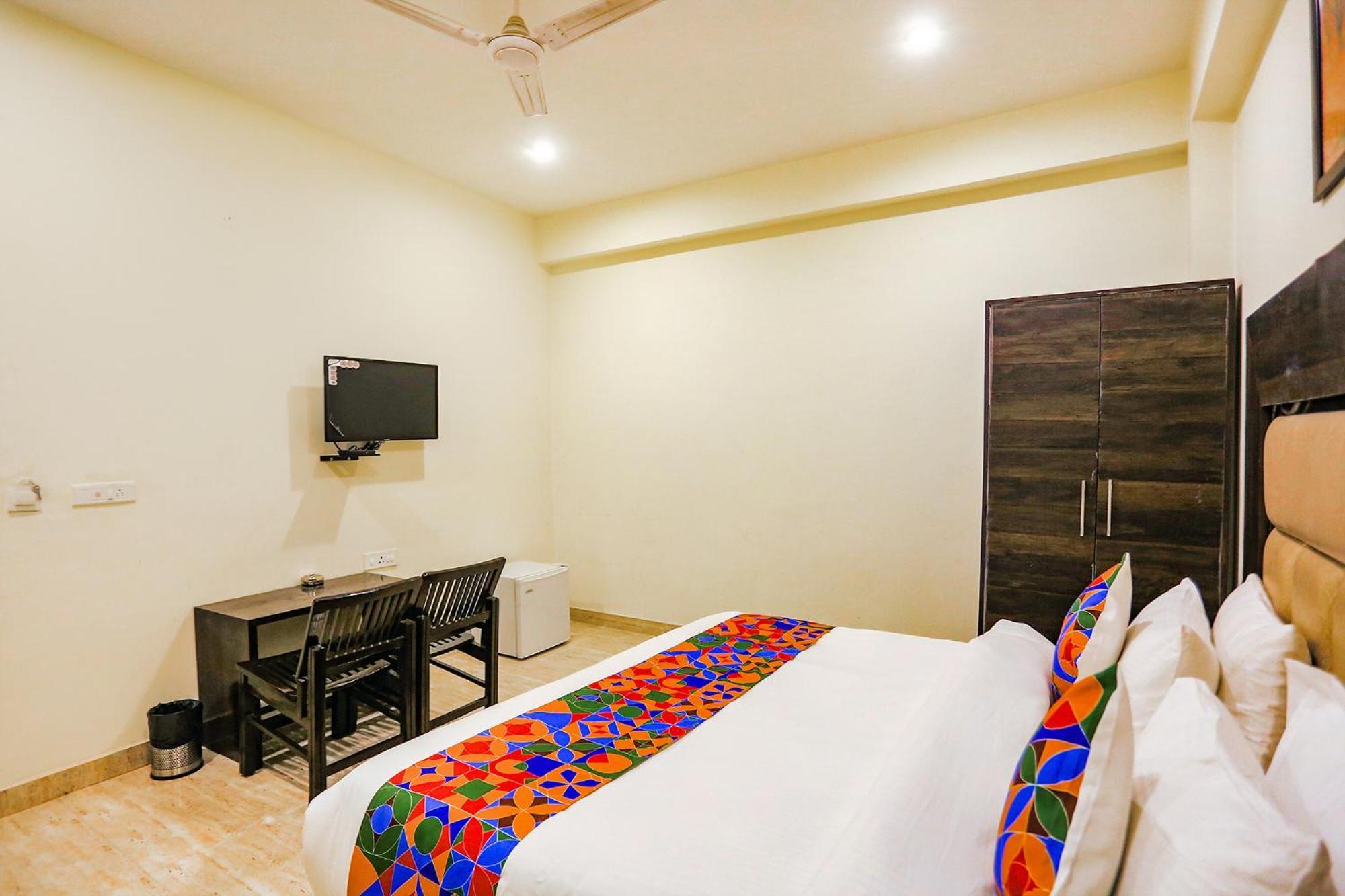 Fabhotel The Kiara Near Igi Delhi Airport New Delhi Exteriör bild