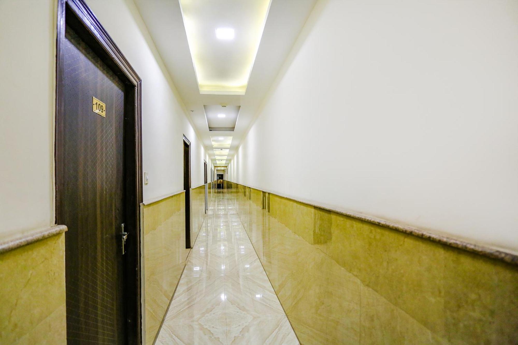 Fabhotel The Kiara Near Igi Delhi Airport New Delhi Exteriör bild