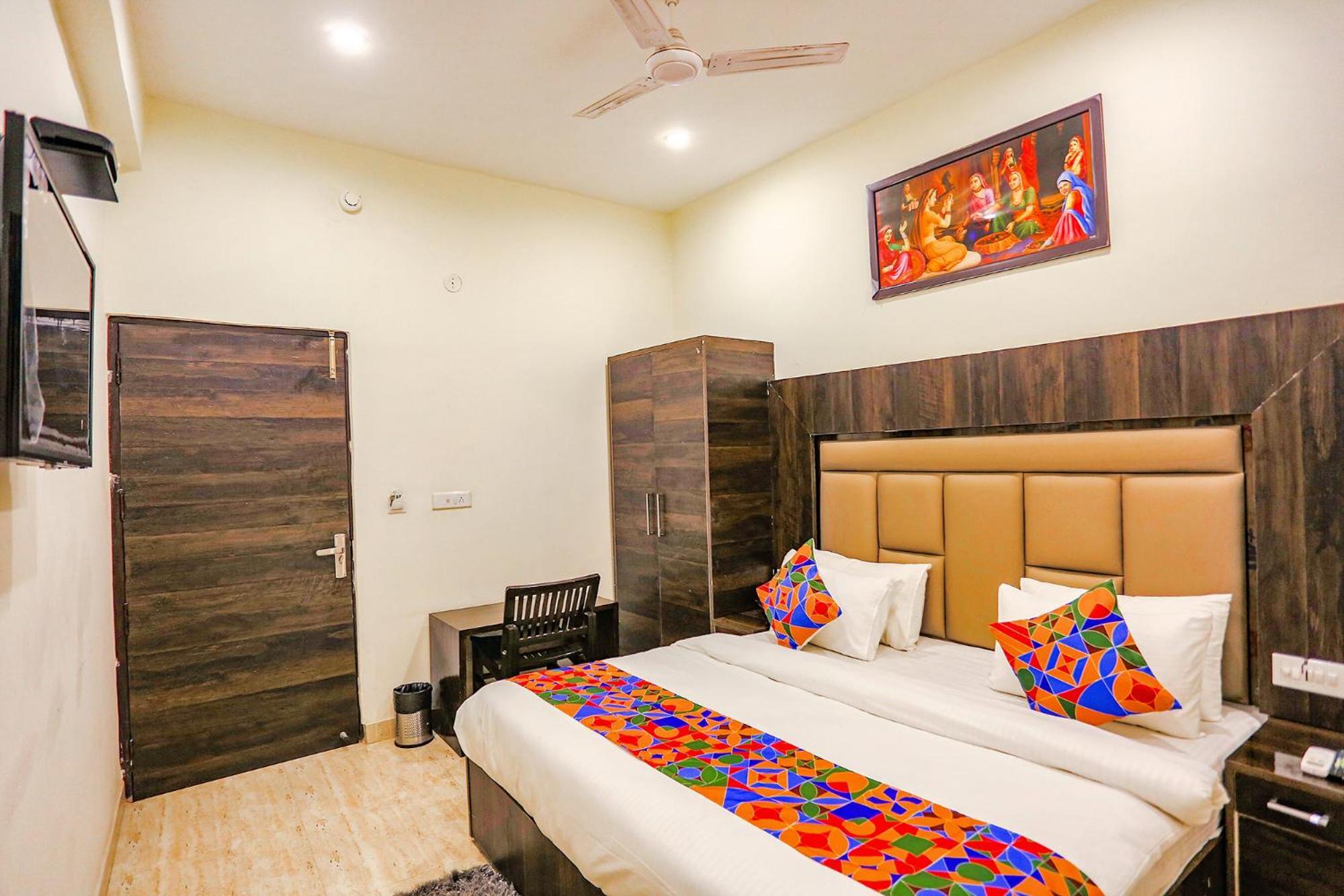 Fabhotel The Kiara Near Igi Delhi Airport New Delhi Exteriör bild